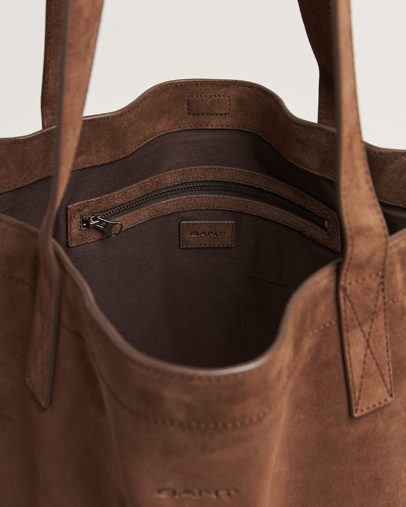 Men | Bags | GANT | Suede Tote Bag Mahogany Brown