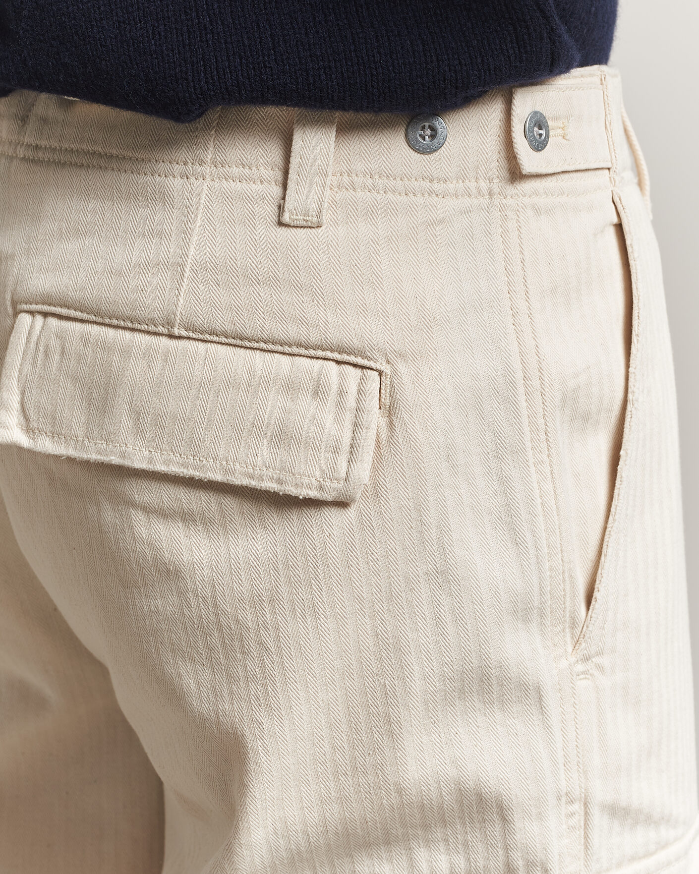 Men | Trousers | Gant | Relaxed Fit Herringbone Cargo Pants Creamed White