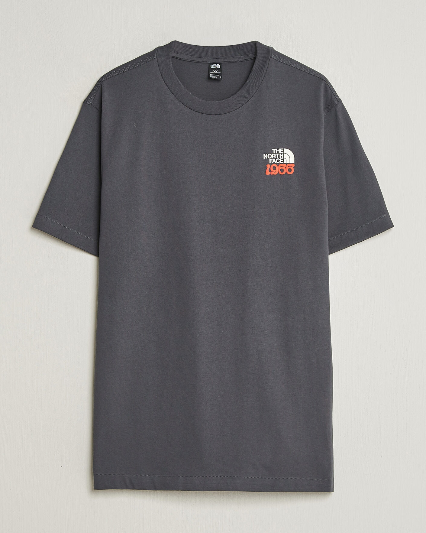 THE NORTH FACE Tシャツ グレー The North Face 1966 Printed T-Shirt Anthracite Grey at CareOfCarl.com