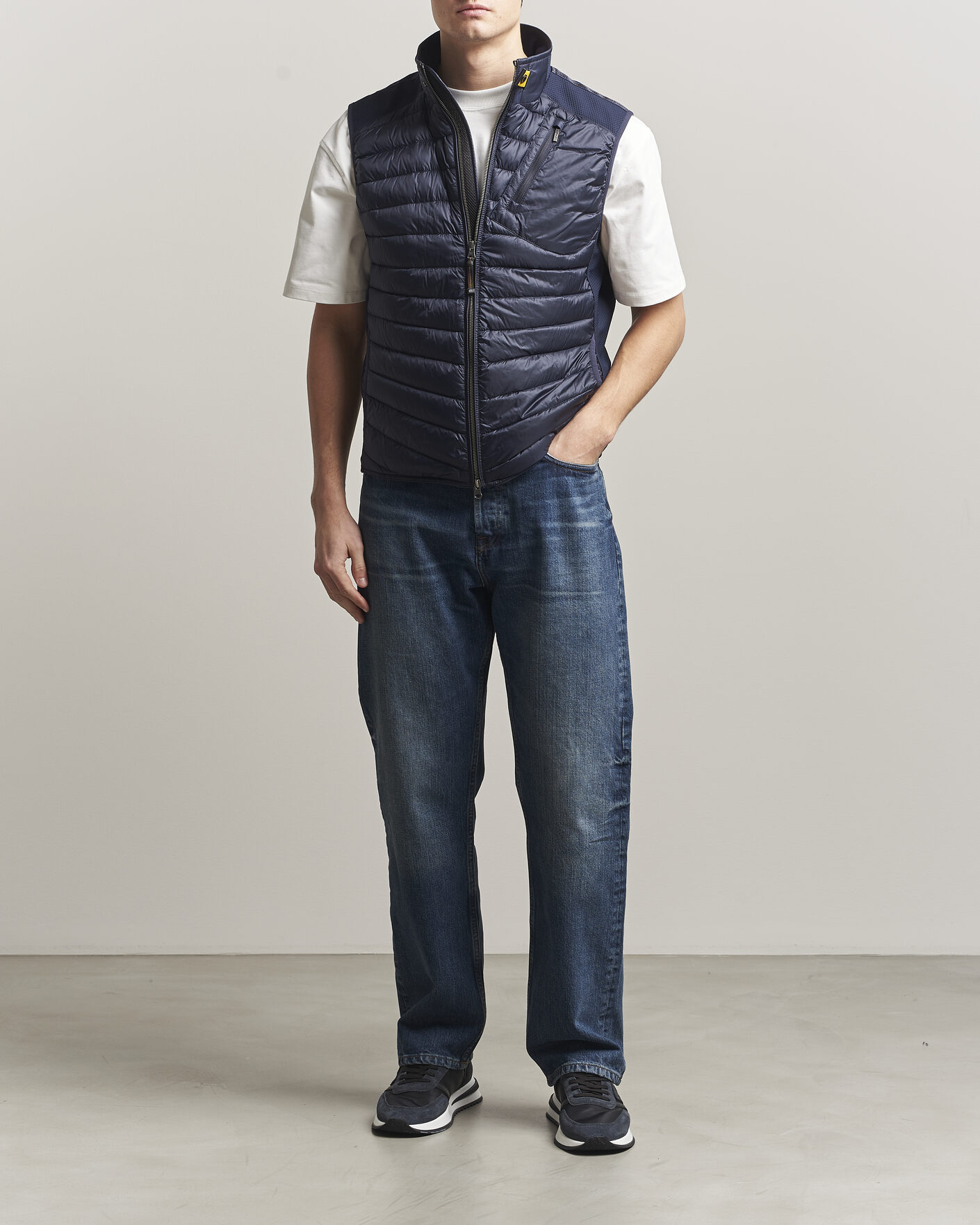 ジャケット・アウター PARAJUMPERS MASTERPIECE SERIES vest navy Parajumpers Zavier Hybrid Vest Navy at CareOfCarl.com