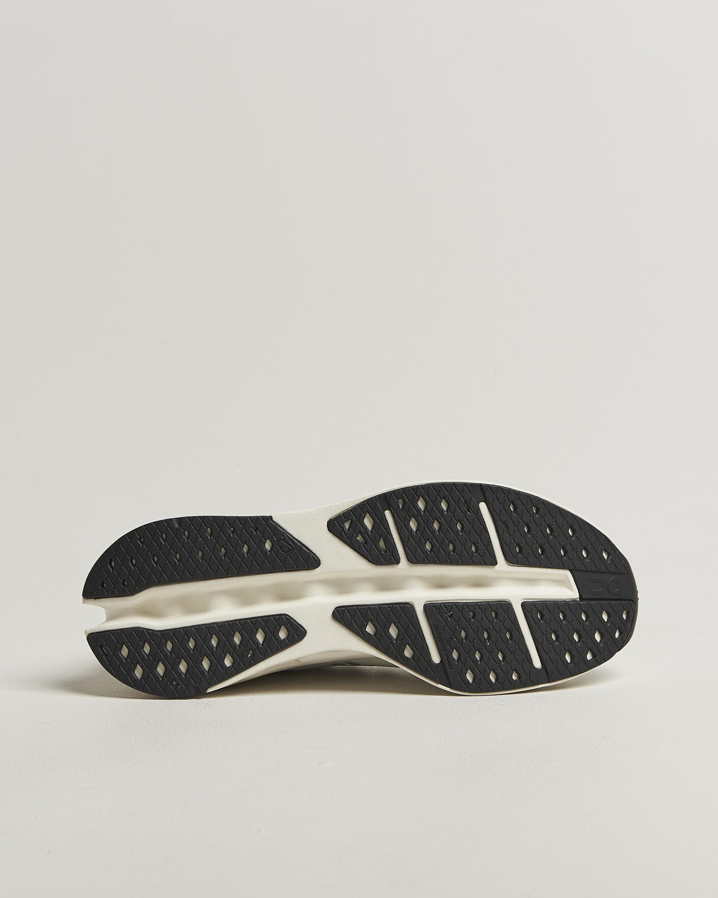 Men | Running shoes | On | Cloudsurfer Max White/White