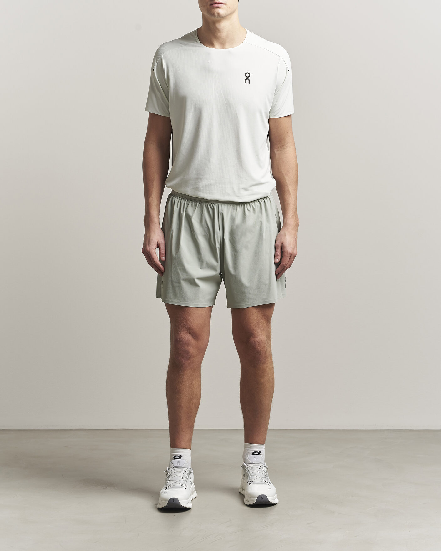 Men | Shorts | On | 5 Inch Performance Shorts Tin