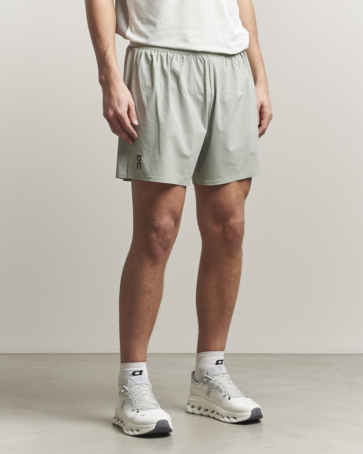 Men | Shorts | On | 5 Inch Performance Shorts Tin