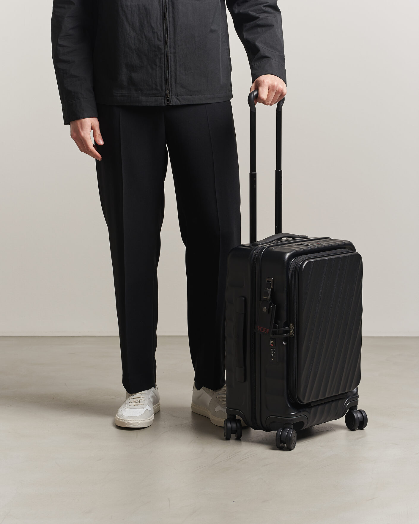 Men | Bags | TUMI | 19 Degree Carry-on Front Access Trolley Black