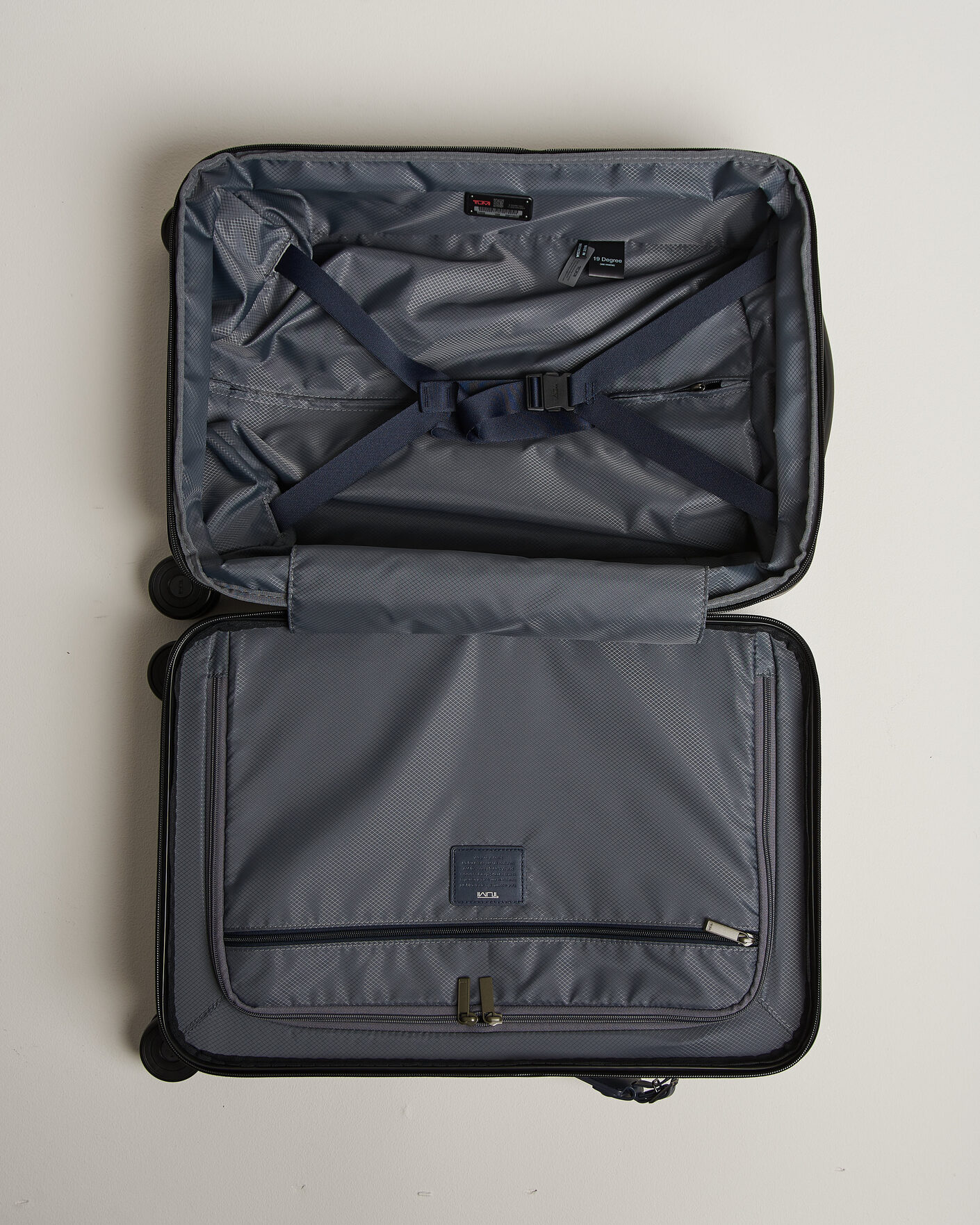 Men | Bags | TUMI | 19 Degree International Carry-on Trolley Navy