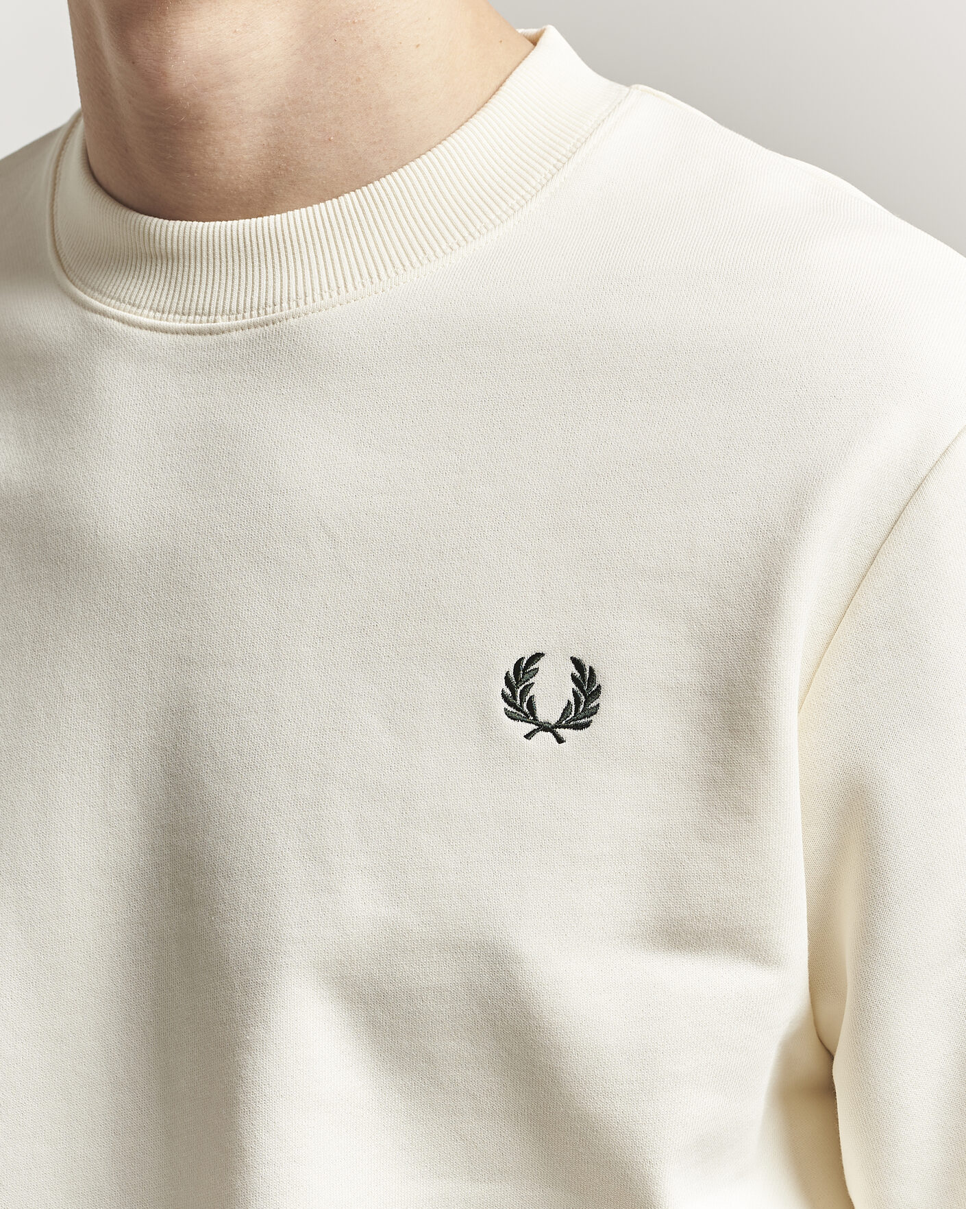 Men | Sweaters & Knitwear | Fred Perry | Crew Neck Sweatshirt Ecru