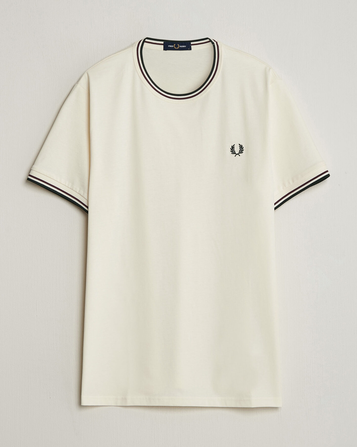 Men | T-Shirts | Fred Perry | Twin Tipped T-Shirt Ecru