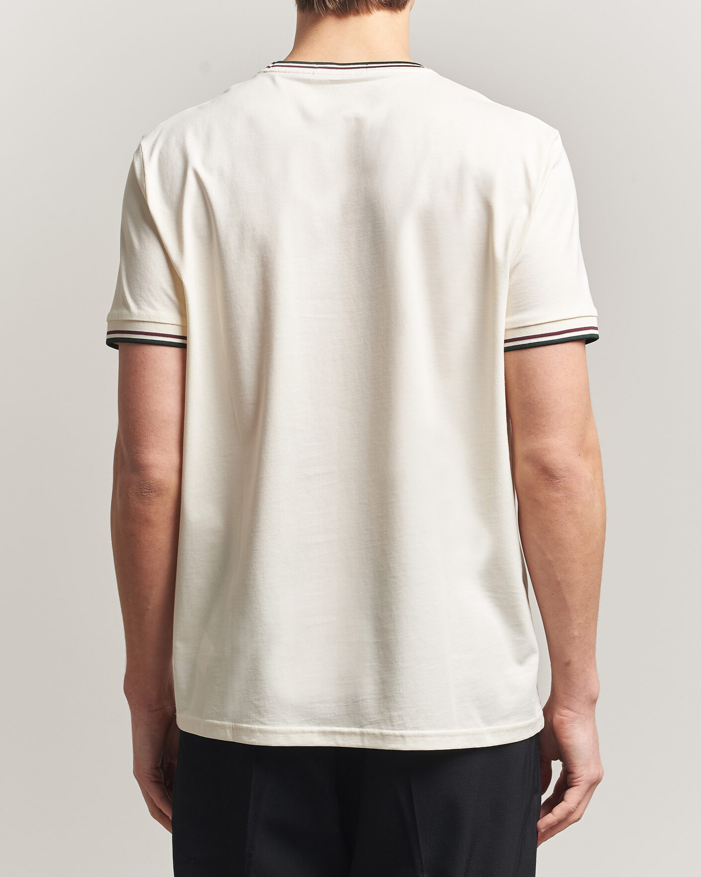 Men | T-Shirts | Fred Perry | Twin Tipped T-Shirt Ecru