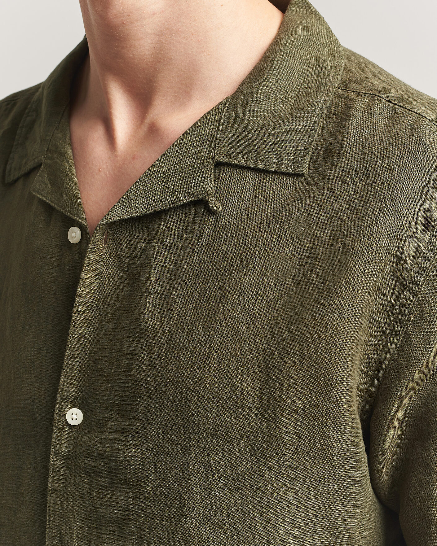 Men | Shirts | KnowledgeCotton Apparel | Short Sleeve Linen Resort Shirt Burnt Olive