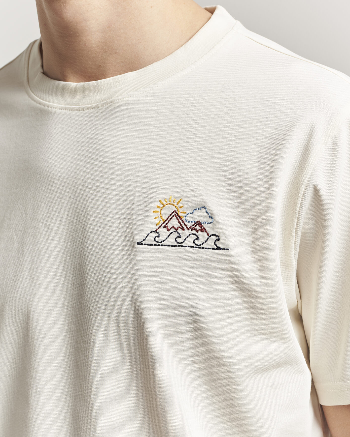 Men | T-Shirts | KnowledgeCotton Apparel | Chest Print T-Shirt Egret