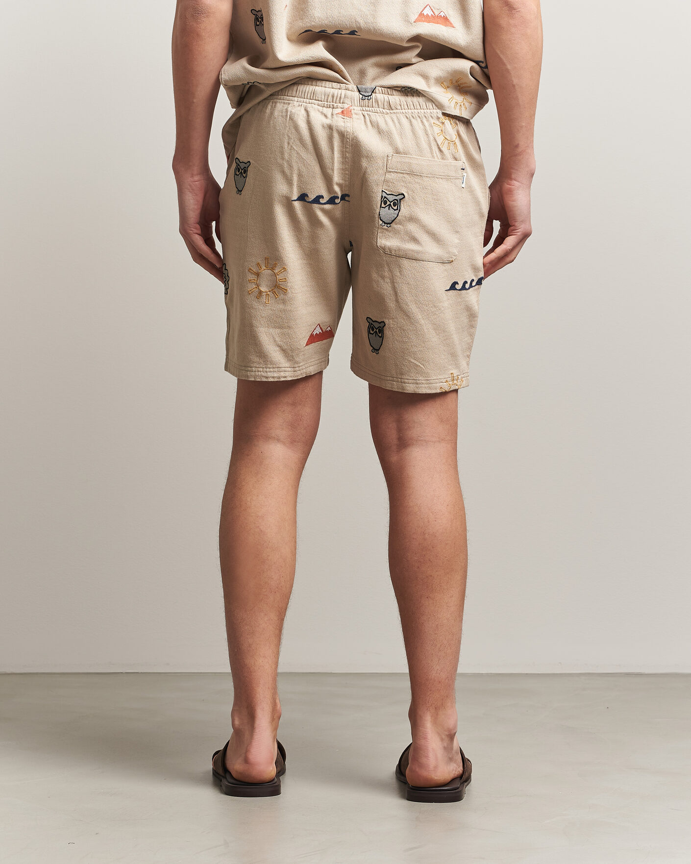 Men | Shorts | KnowledgeCotton Apparel | Loose Embroidery Shorts Light Feather Grey