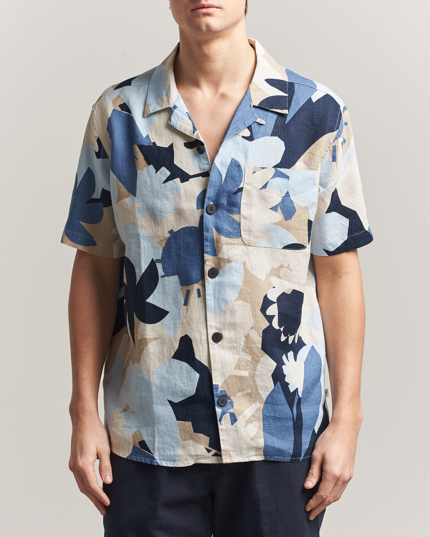 Men | Shirts | KnowledgeCotton Apparel | Relaxed Printed Linen Short Sleeve Shirt Blue