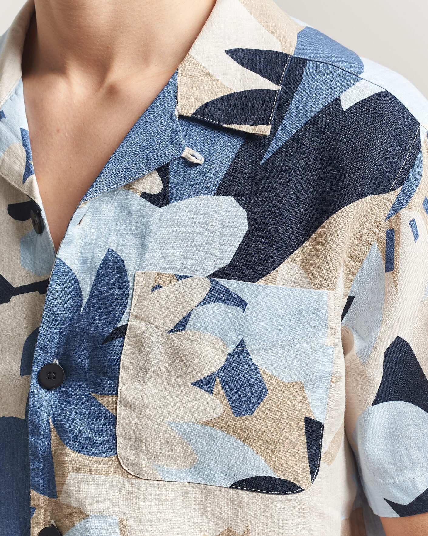 Men | Shirts | KnowledgeCotton Apparel | Relaxed Printed Linen Short Sleeve Shirt Blue