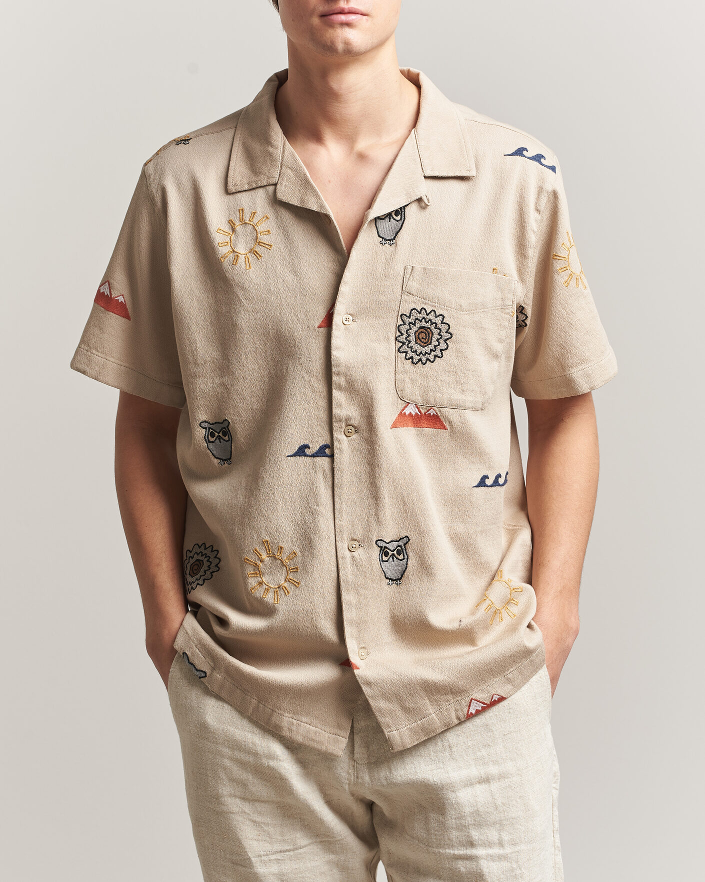 Men | Shirts | KnowledgeCotton Apparel | Relaxed Embroidery Shirt Light Feather Grey
