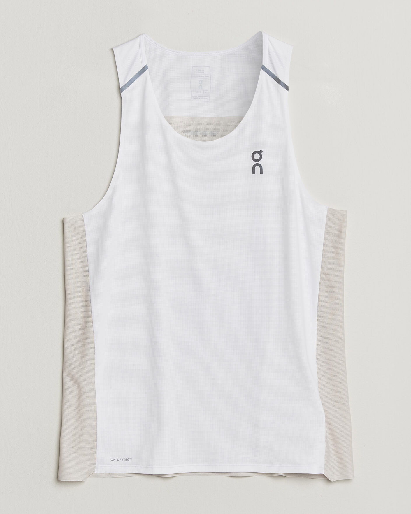 Men | T-Shirts | On | Performance Tank White/Silver
