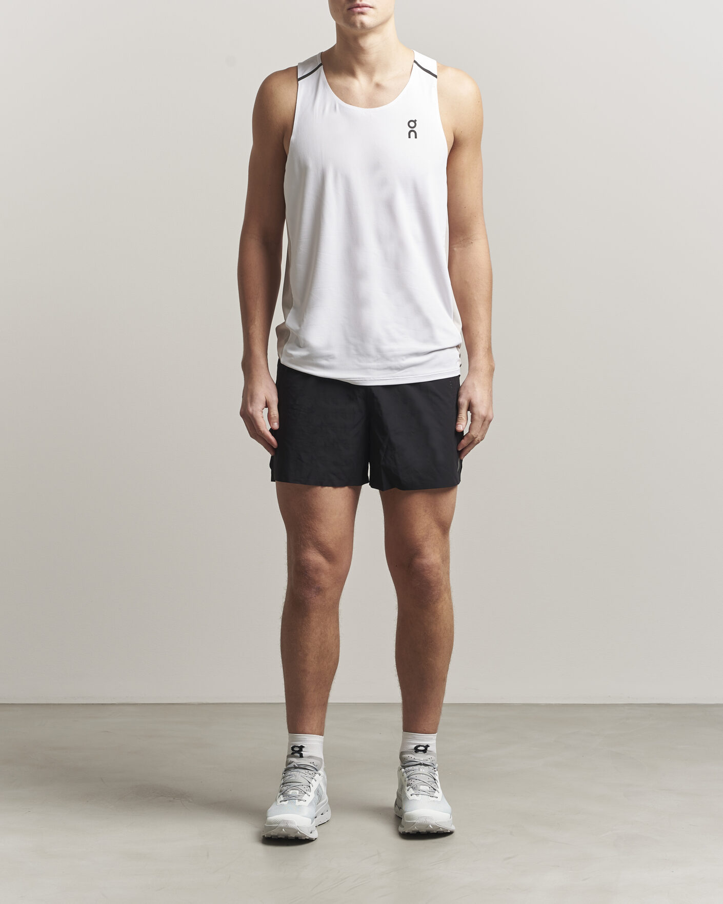 Men | T-Shirts | On | Performance Tank White/Silver