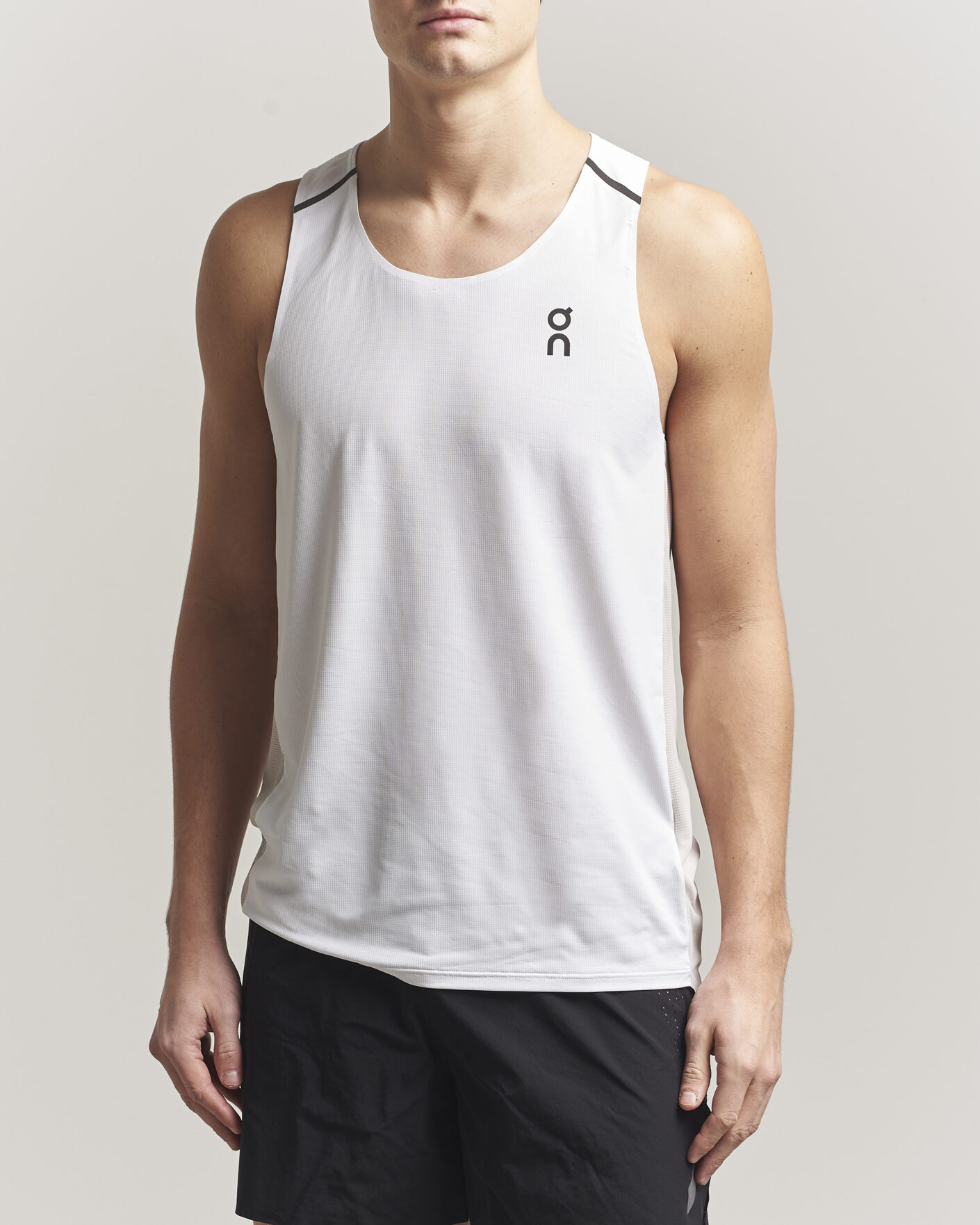 Men | T-Shirts | On | Performance Tank White/Silver