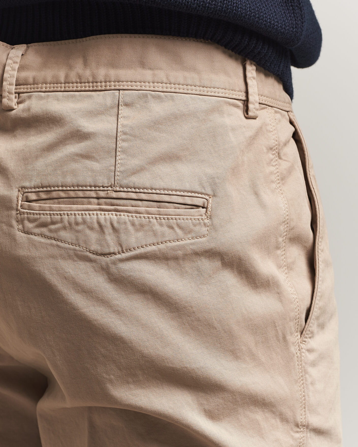 Men | Trousers | Oscar Jacobson | Danik Cotton Trousers Beige