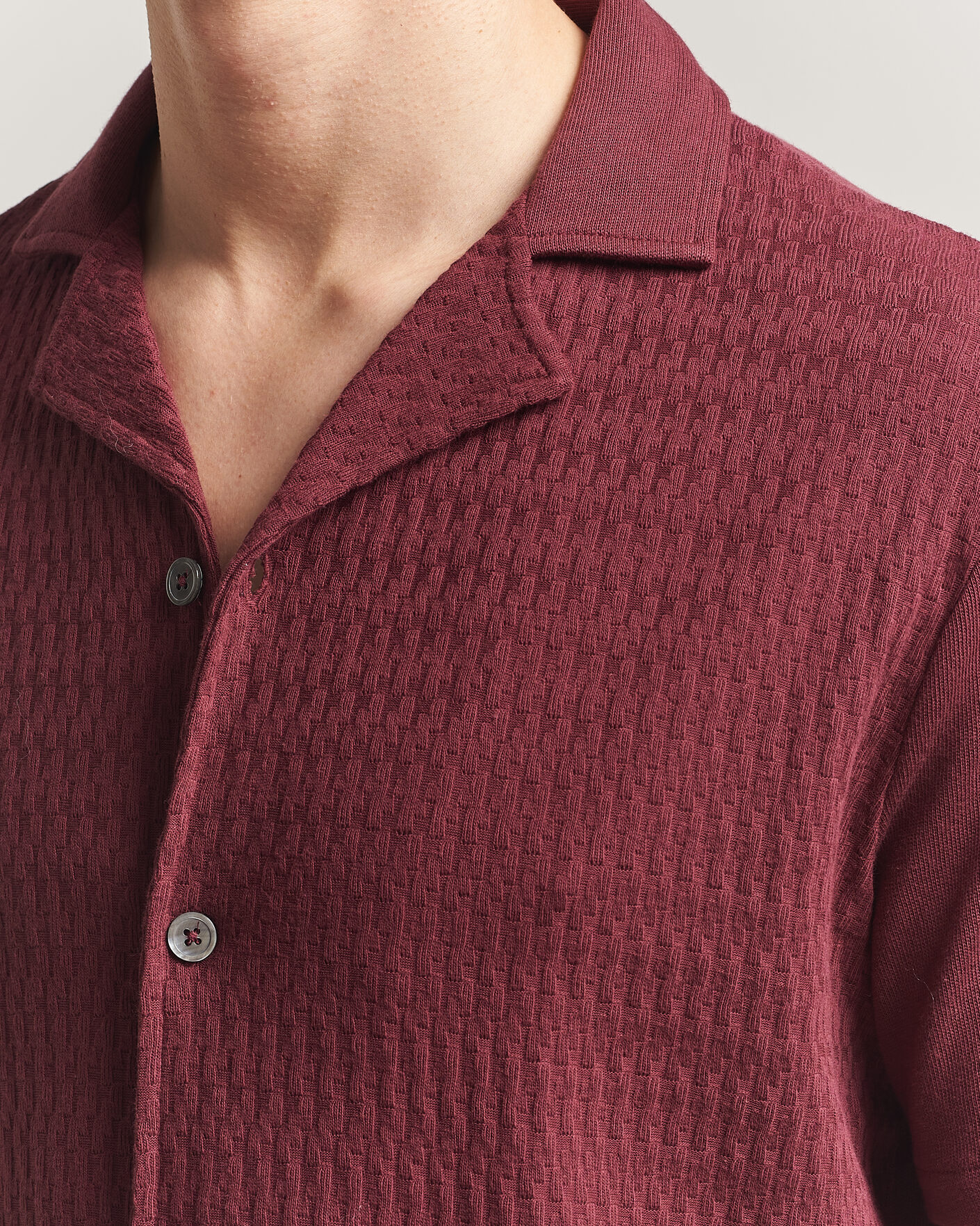 Men | Shirts | Oscar Jacobson | Kirk Knitted Short Sleeve Shirt Wine Red