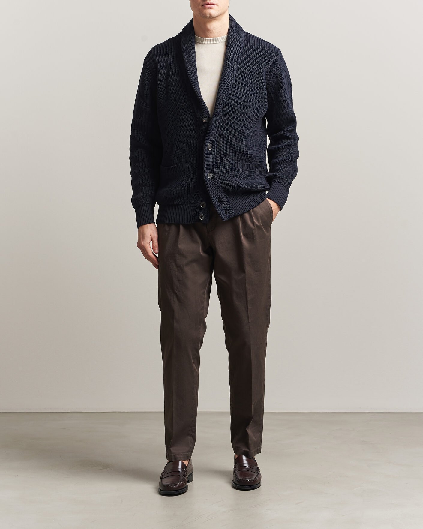Men | Sweaters & Knitwear | Oscar Jacobson | Roland Knitted Cotton Cardigan Navy
