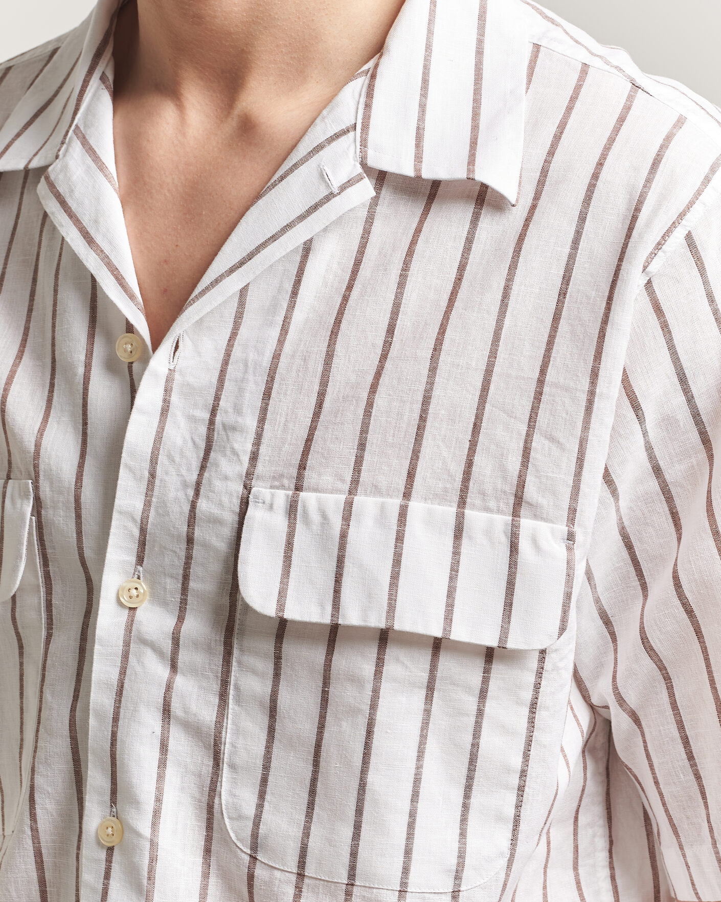 Men | Shirts | Oscar Jacobson | Striped Short Sleeve Linen Shirt Brown/White