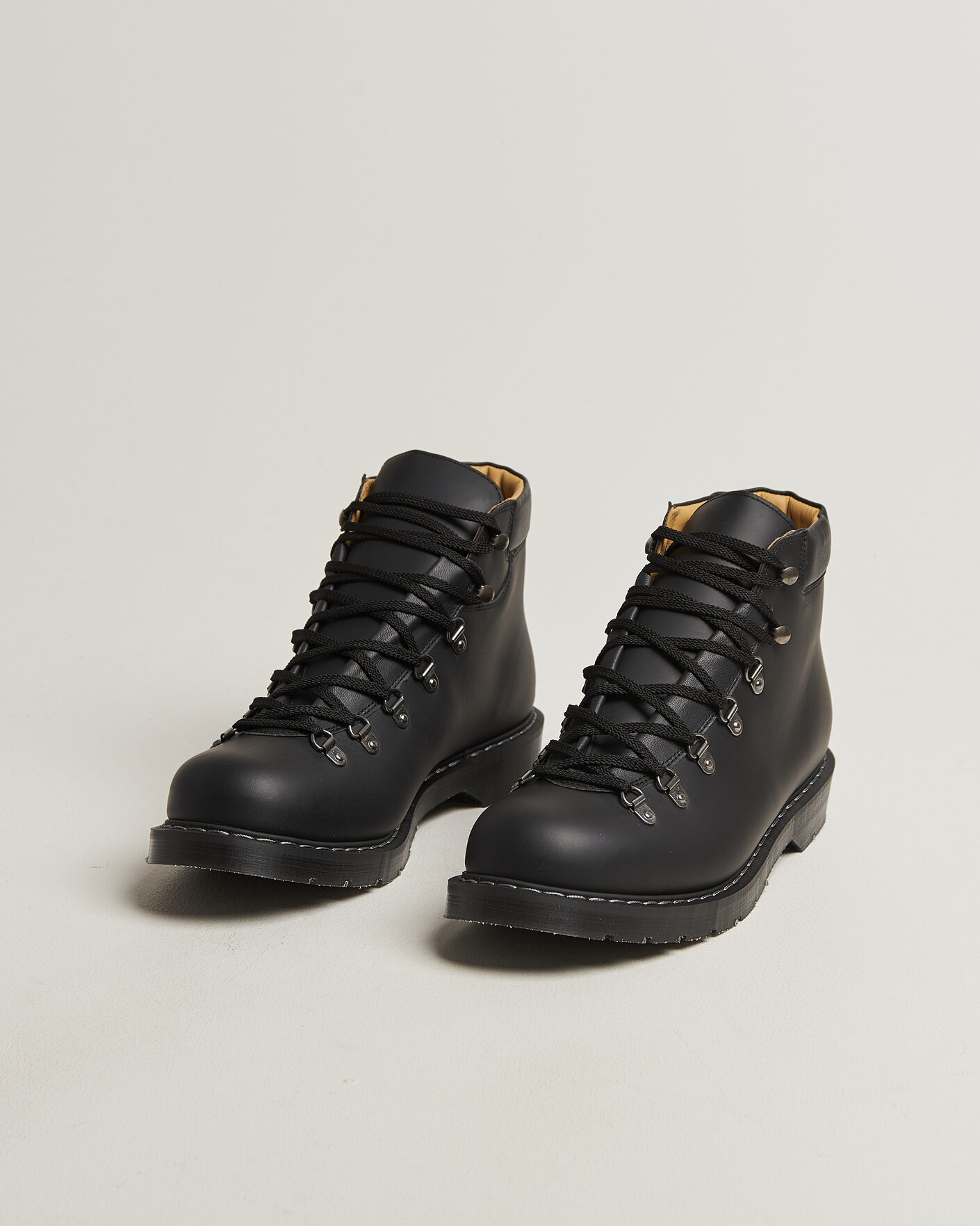 Men | Boots | Solovair | Urban Hiker Boot Black Waxy