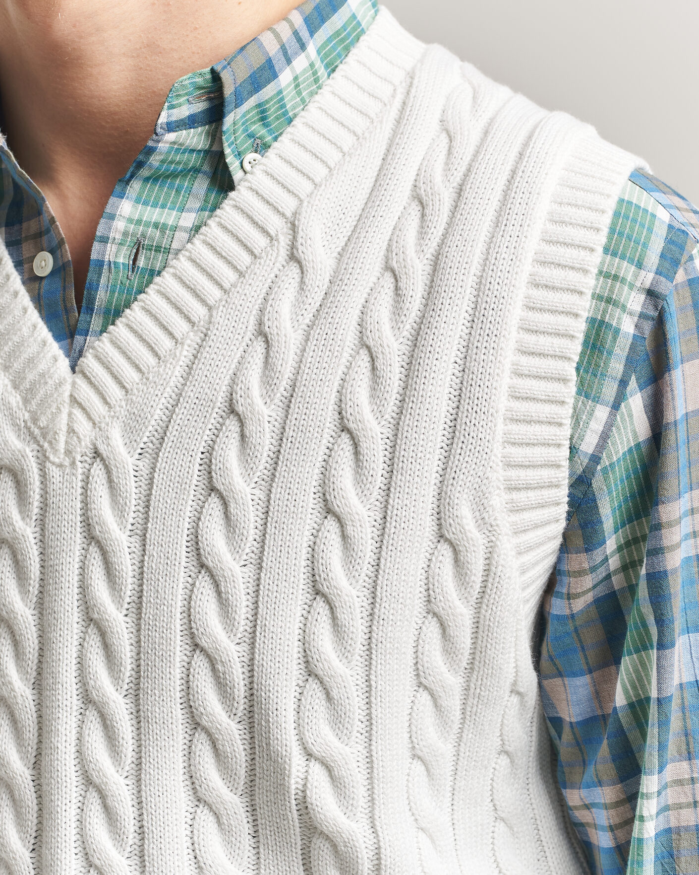 BEAMS PLUS Cable Knit Vest White at CareOfCarl.com