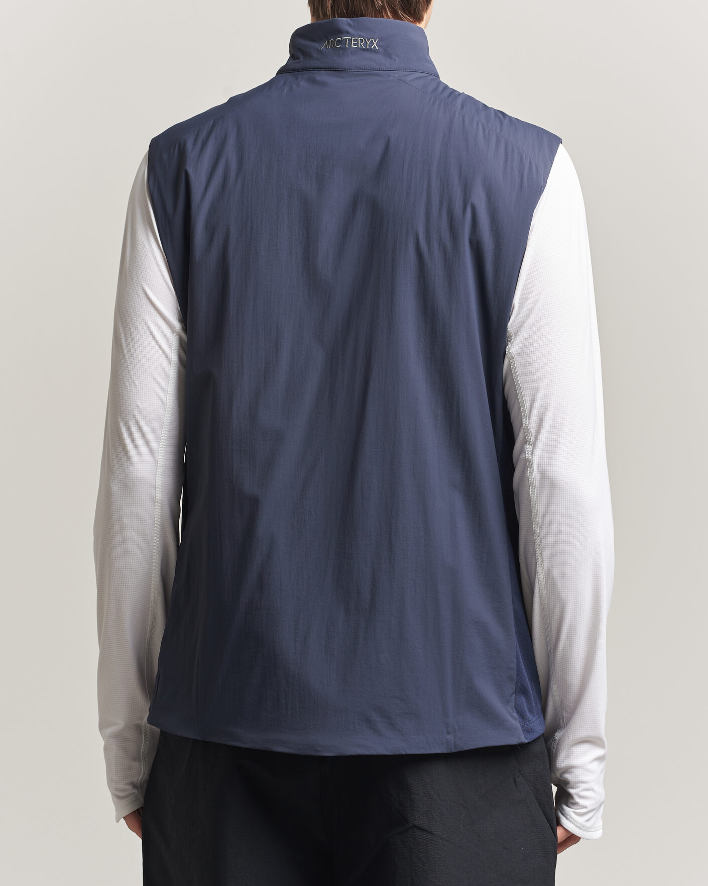 Arc'teryx Atom Lightweight Vest Black Sapphire at CareOfCarl.com