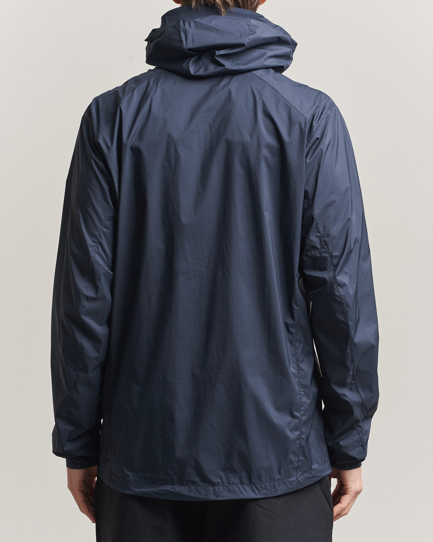 Arc'teryx Squamish Lightweight Hooded Jacket Black Sapphire at