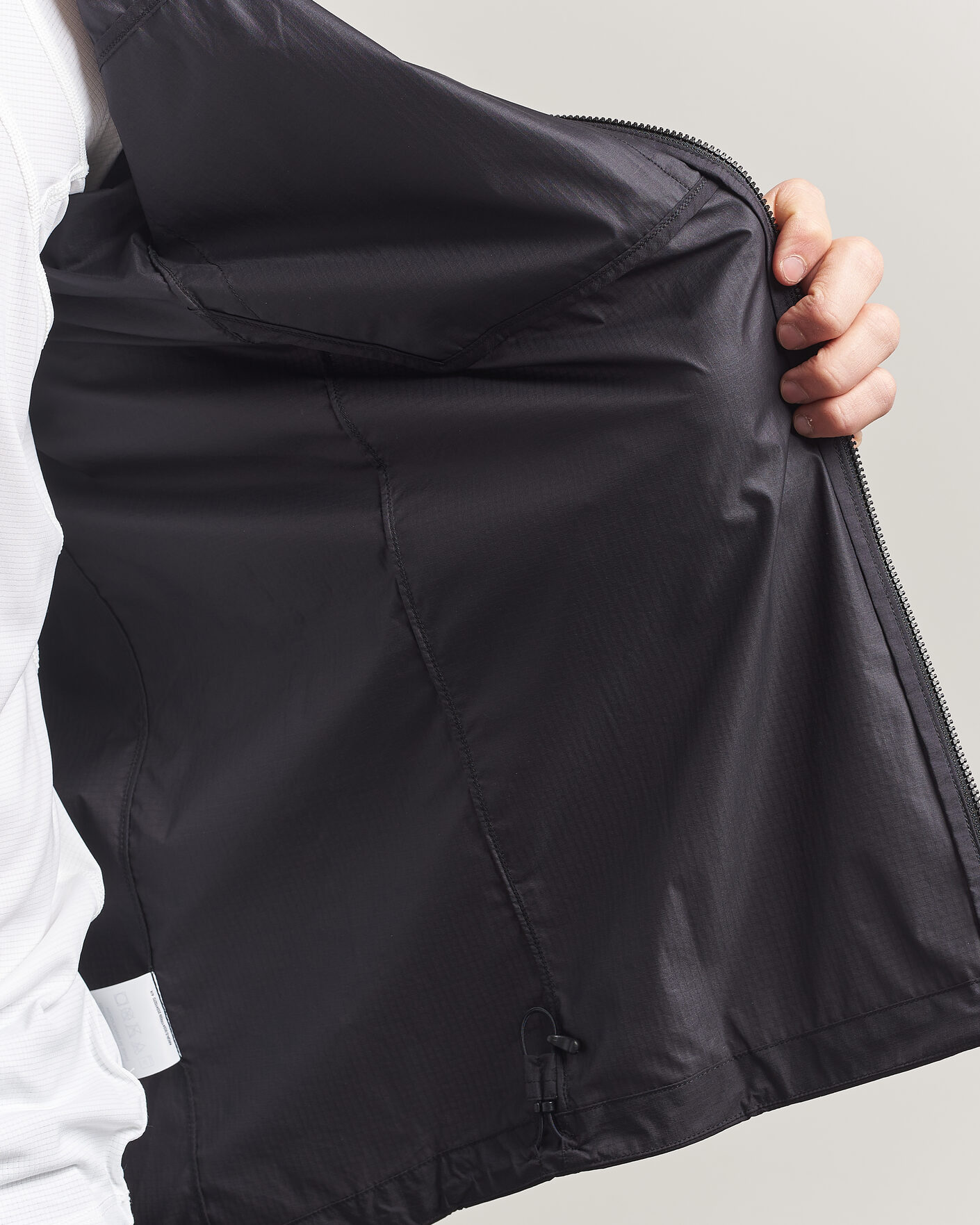 Men | Coats & Jackets | Arc'teryx | Squamish Lightweight Hooded Jacket Black