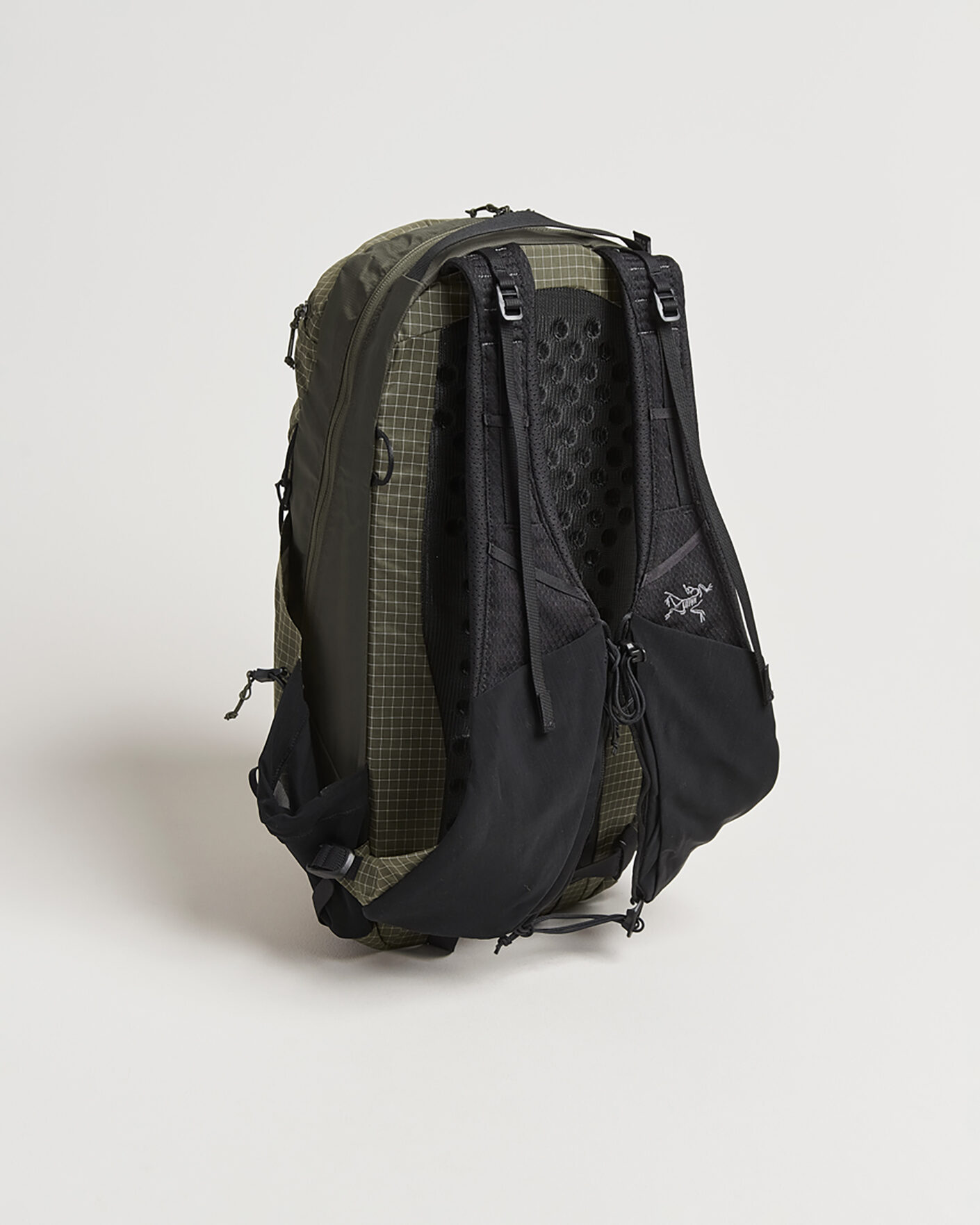 Arc'teryx Aerios 18L Backpack Forage at CareOfCarl.com