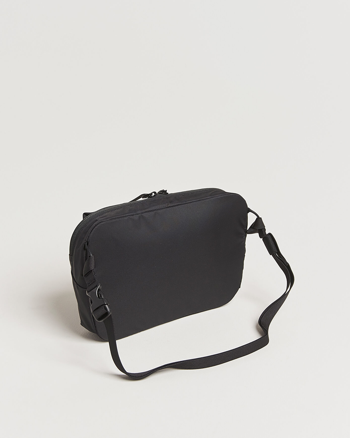 新品 未使用 アークテリクス Heliad Crossbody ブラック Arc'teryx Heliad Crossbody Bag