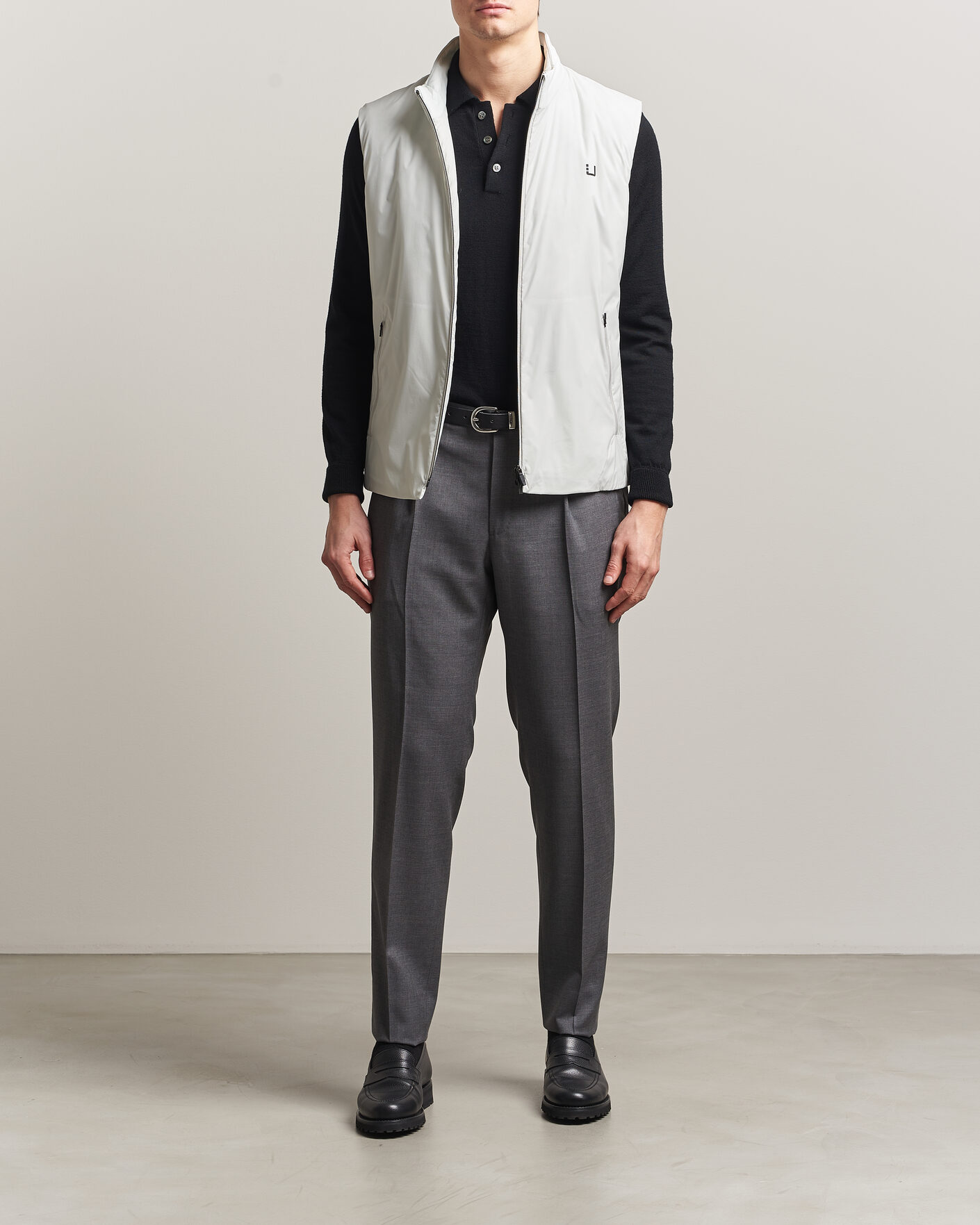 Men | Gilets | UBR | Raptor Lightweight Vest Chalk