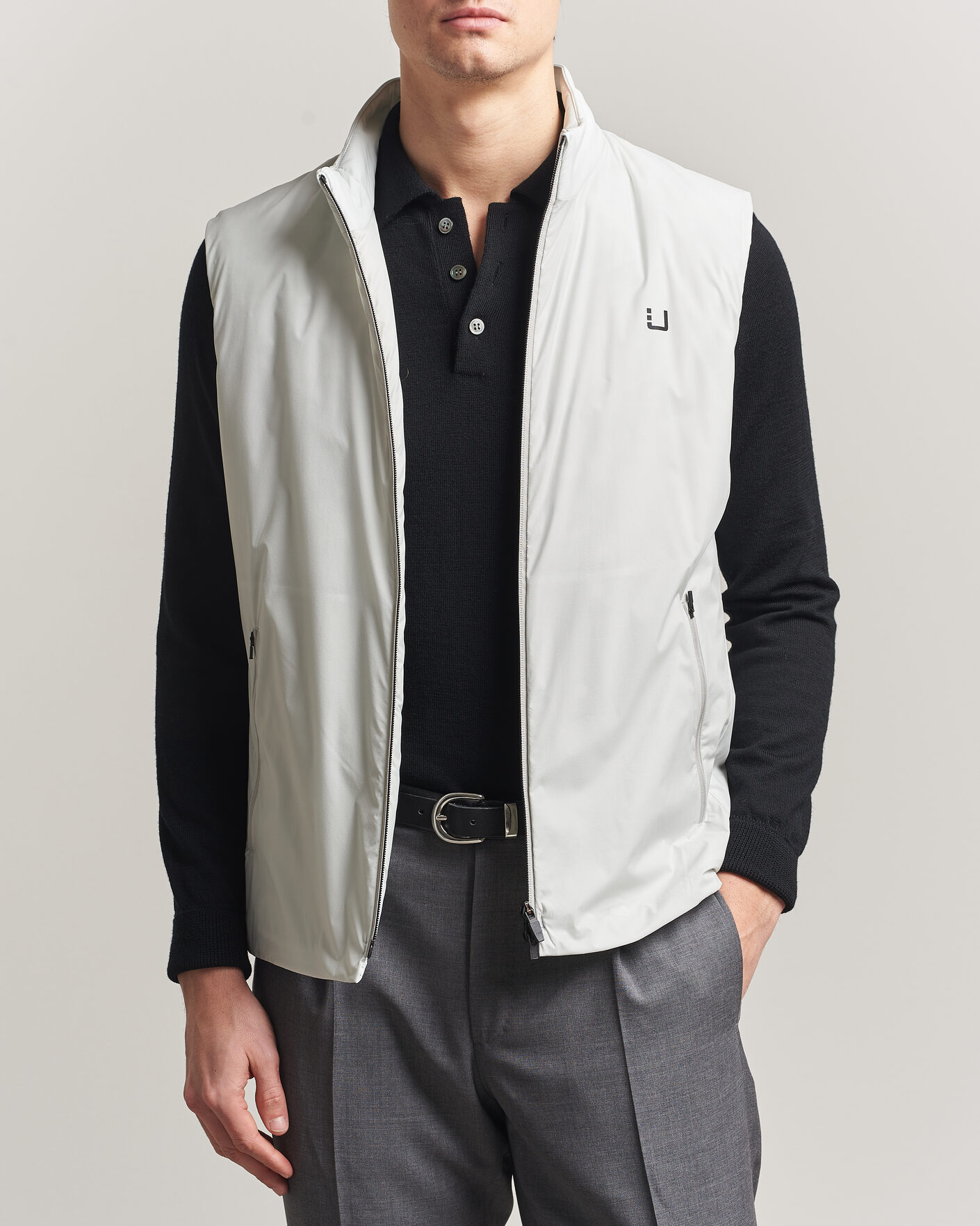 Men | Gilets | UBR | Raptor Lightweight Vest Chalk