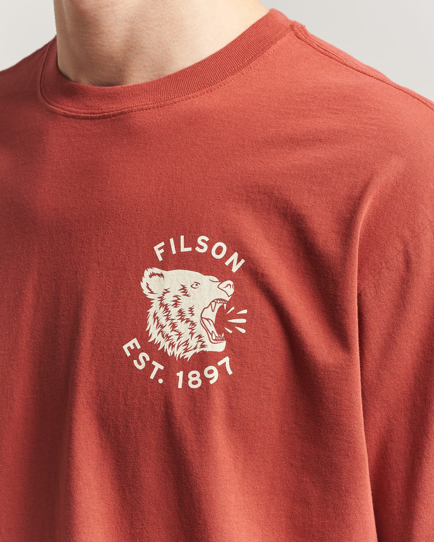 Men | T-Shirts | Filson | Bear Graphic T-Shirt Chili Oil