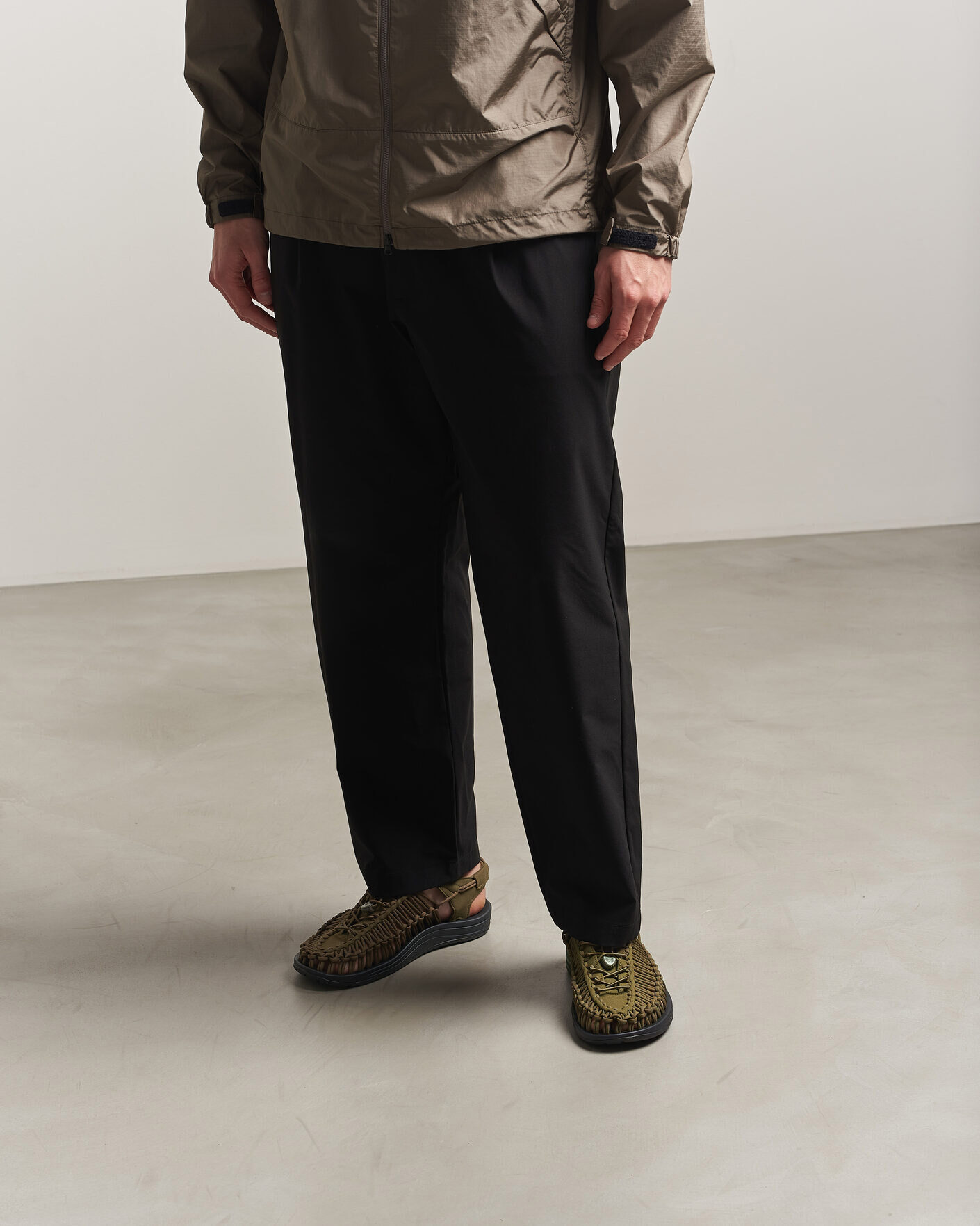 Men | Sandals & Slides | KEEN | Uneek Sneaker Sandal Dark Olive
