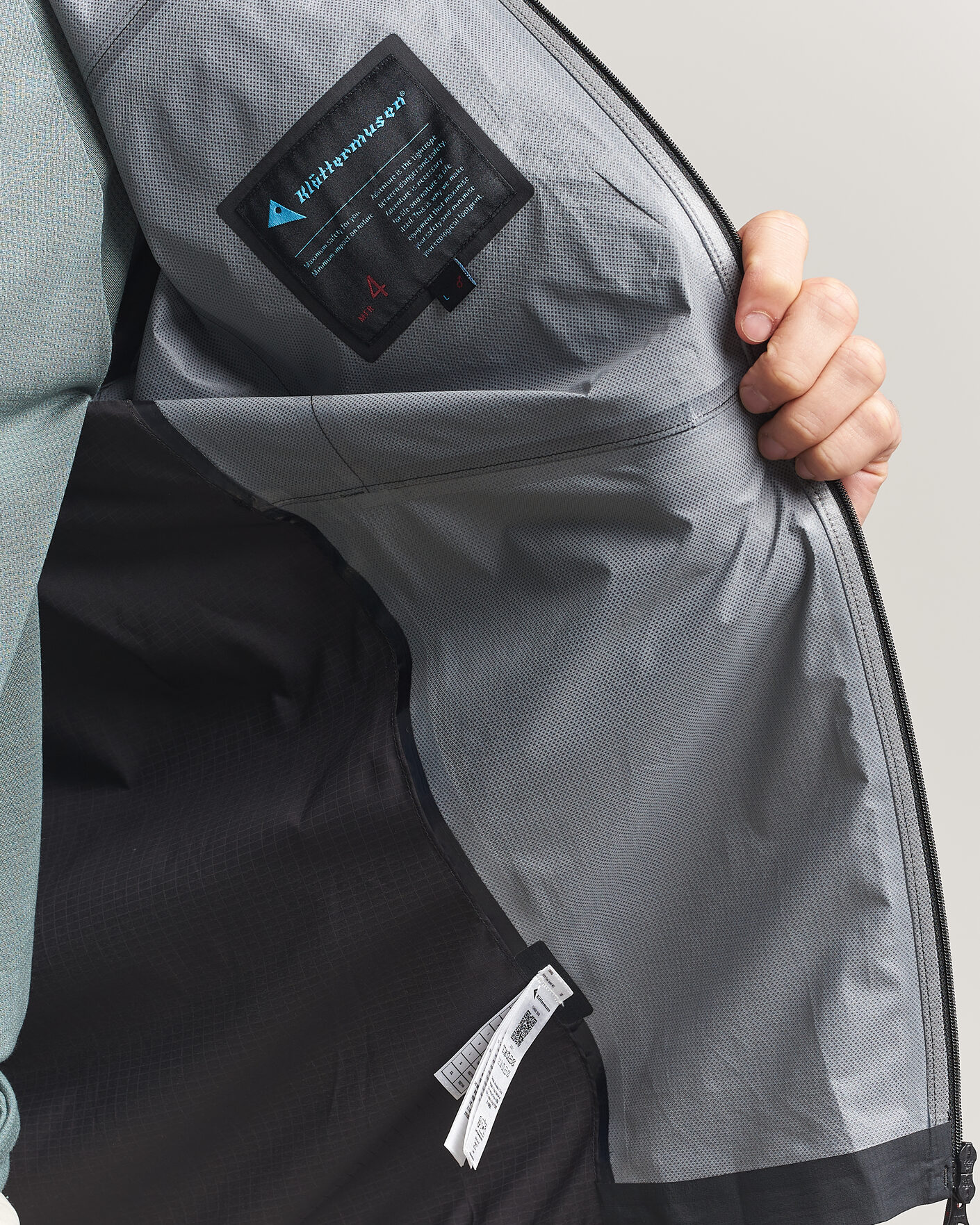 Men | Coats & Jackets | Klättermusen | Vidre Hood Jacket Black