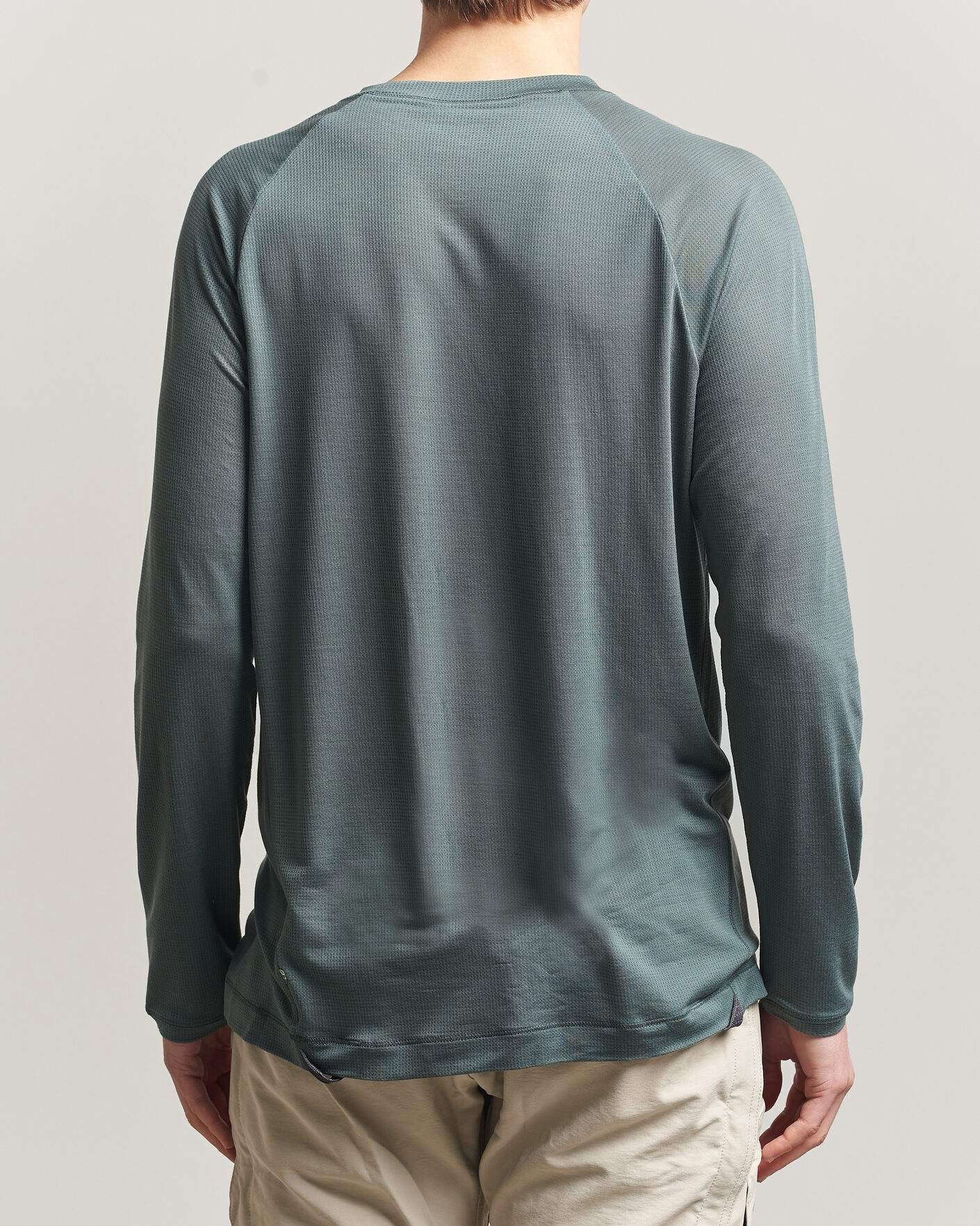 Men | T-Shirts | Klättermusen | Groa Lightweight Tencel Long Sleeve T-Shirt Teal Grey