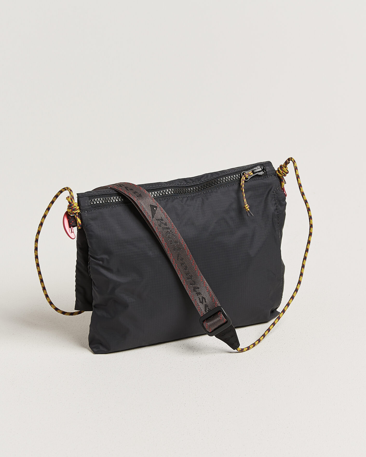 Men | Bags | Klättermusen | Algir Foldover Bag Raven