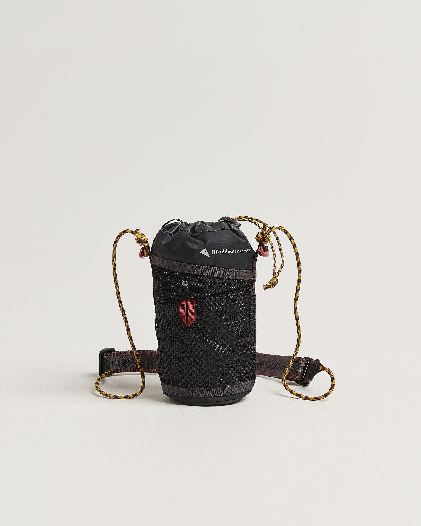 Men | Bags | Klättermusen | Algir Bottle Holder Bag Raven