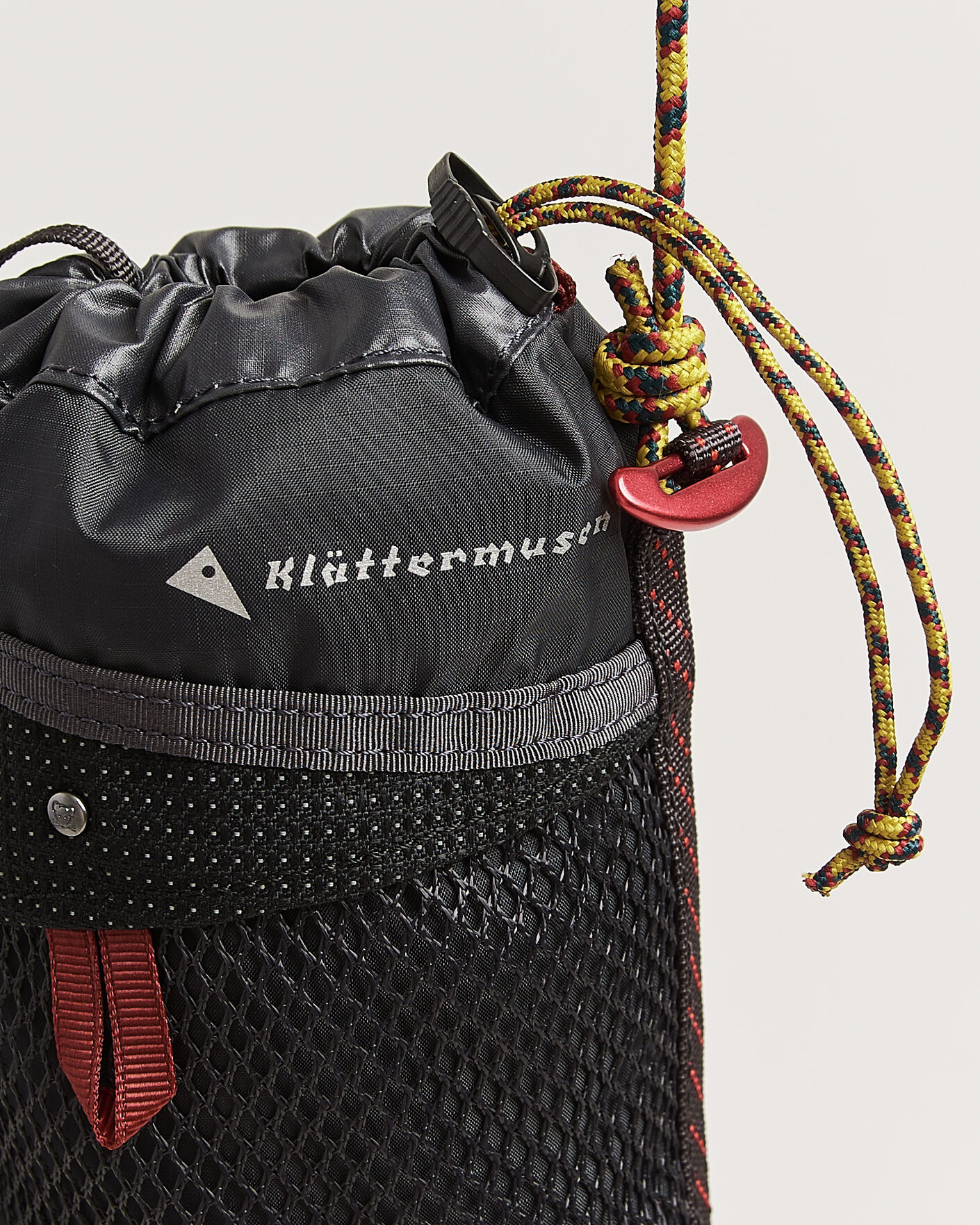 Men | Bags | Klättermusen | Algir Bottle Holder Bag Raven