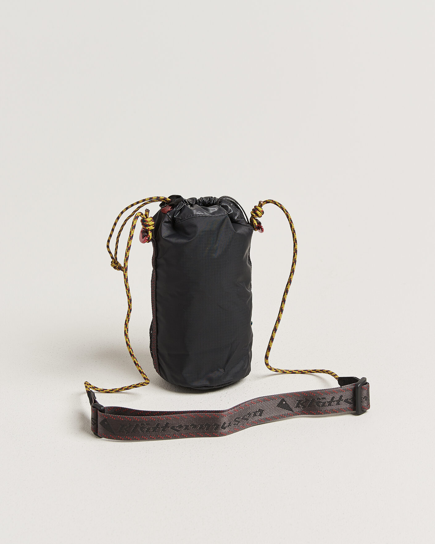 Men | Klättermusen Algir Bottle Holder Bag Raven | Klättermusen | Algir Bottle Holder Bag Raven