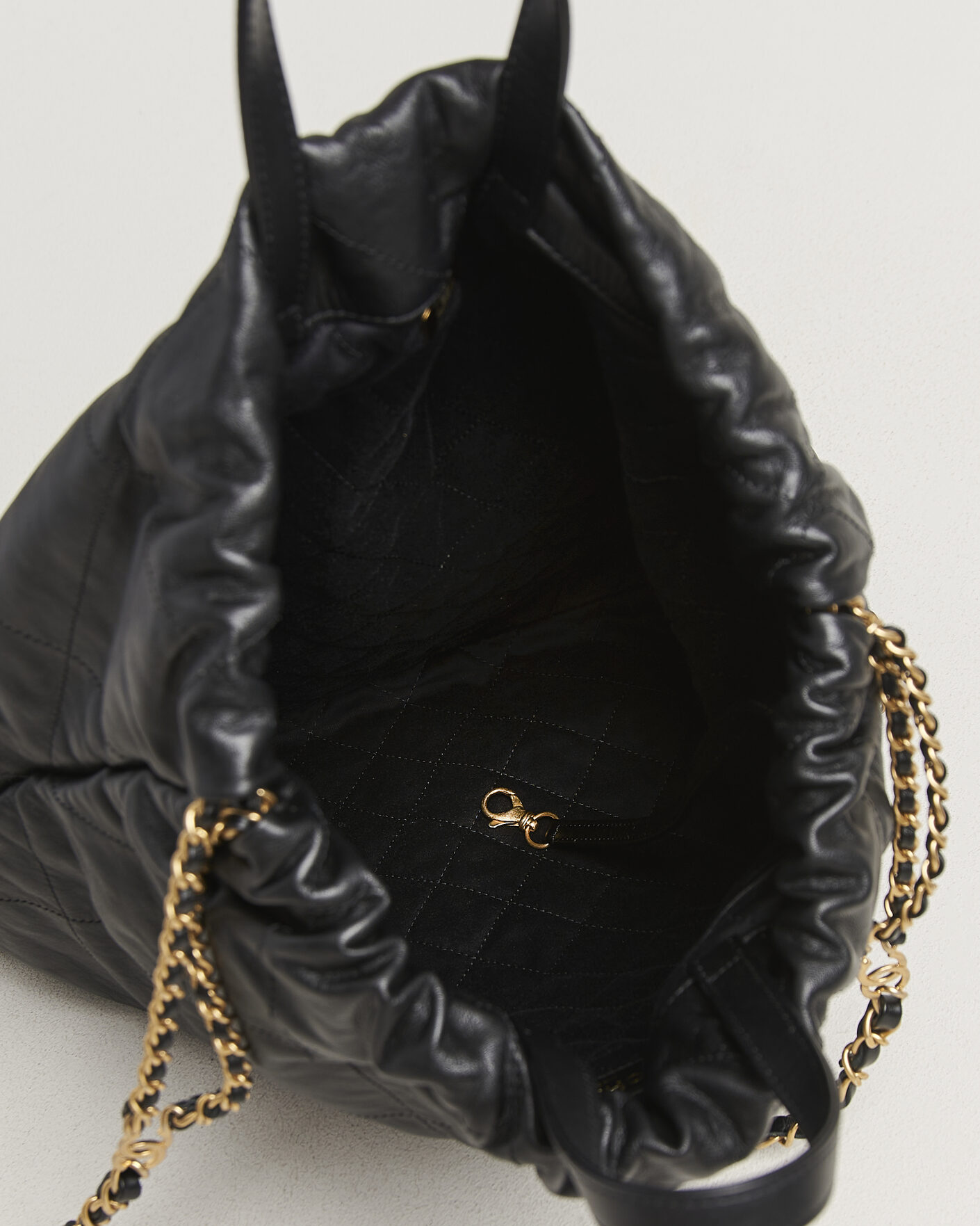 Men | Pre-Owned & Vintage Bags | Chanel Pre-Owned | Chanel 22 Backpack Black