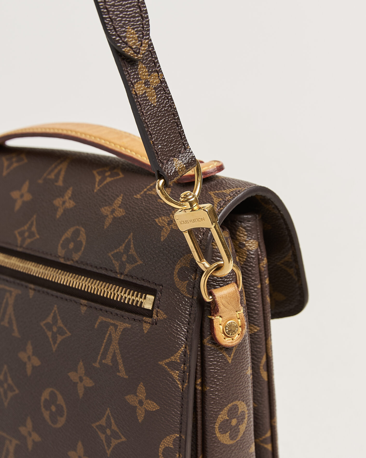 Men | Pre-Owned & Vintage Bags | Louis Vuitton Pre-Owned | Pochette Métis Monogram