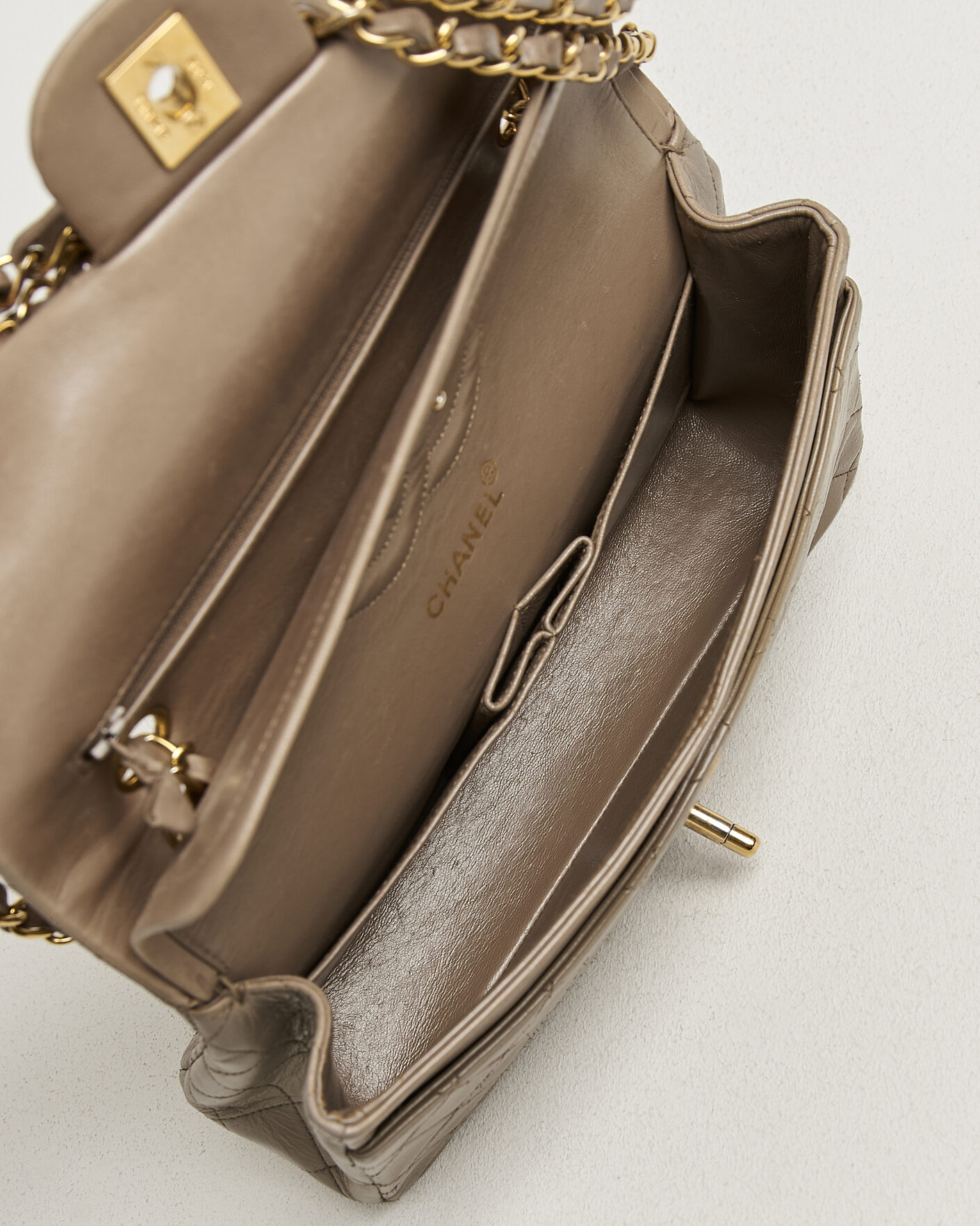 Men | Pre-Owned & Vintage Bags | Chanel Pre-Owned | Classic Medium Double Flap Bag Lambskin Beige