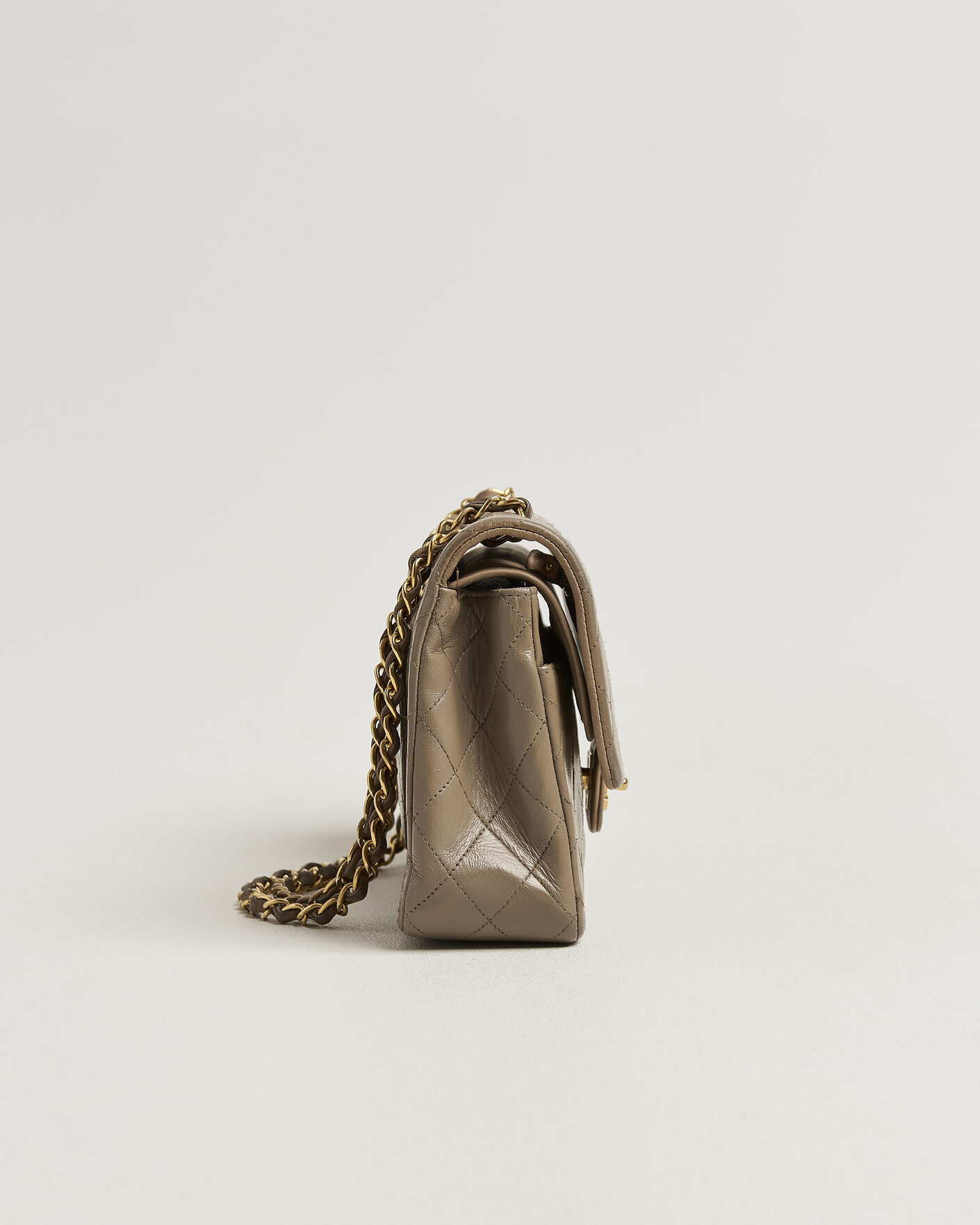 Men | Pre-Owned & Vintage Bags | Chanel Pre-Owned | Classic Medium Double Flap Bag Lambskin Beige