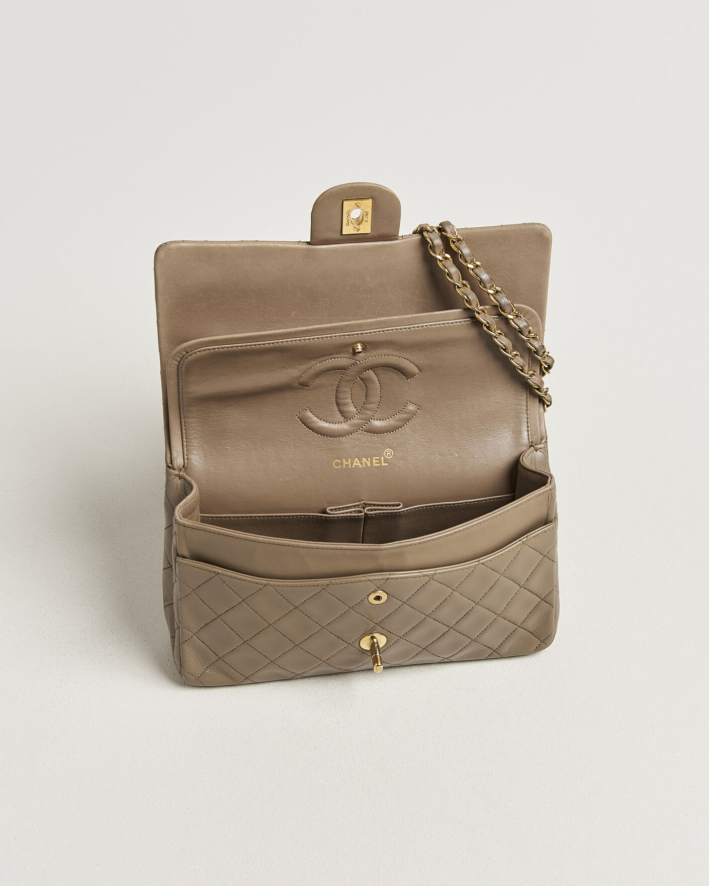 Men | Pre-Owned & Vintage Bags | Chanel Pre-Owned | Classic Medium Double Flap Bag Lambskin Beige