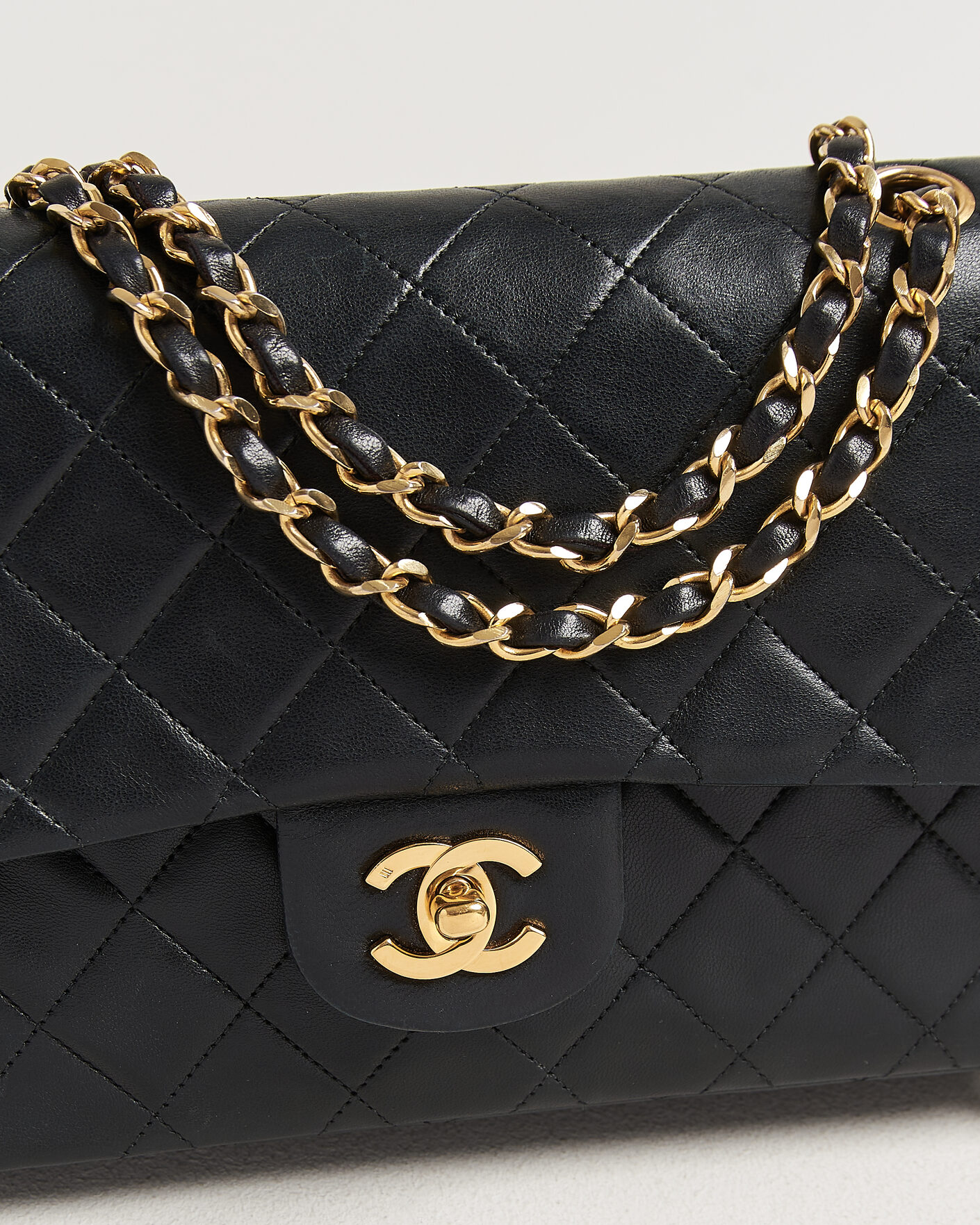 Men | Pre-Owned & Vintage Bags | Chanel Pre-Owned | Classic Medium Double Flap Bag Lambskin Black