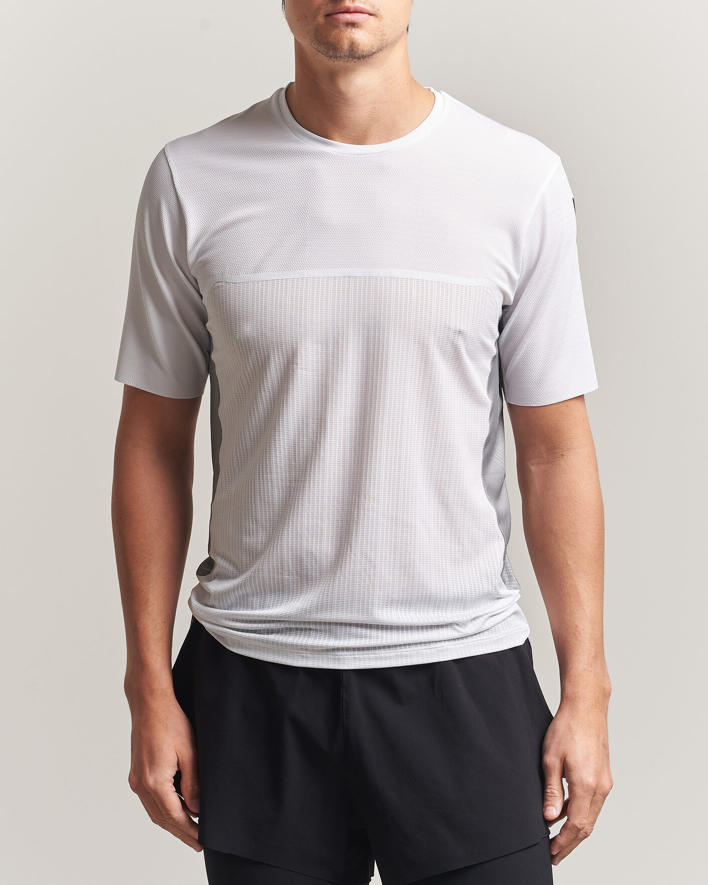 Men | T-Shirts | SOAR Running | Hot Weather Tee White/Silver