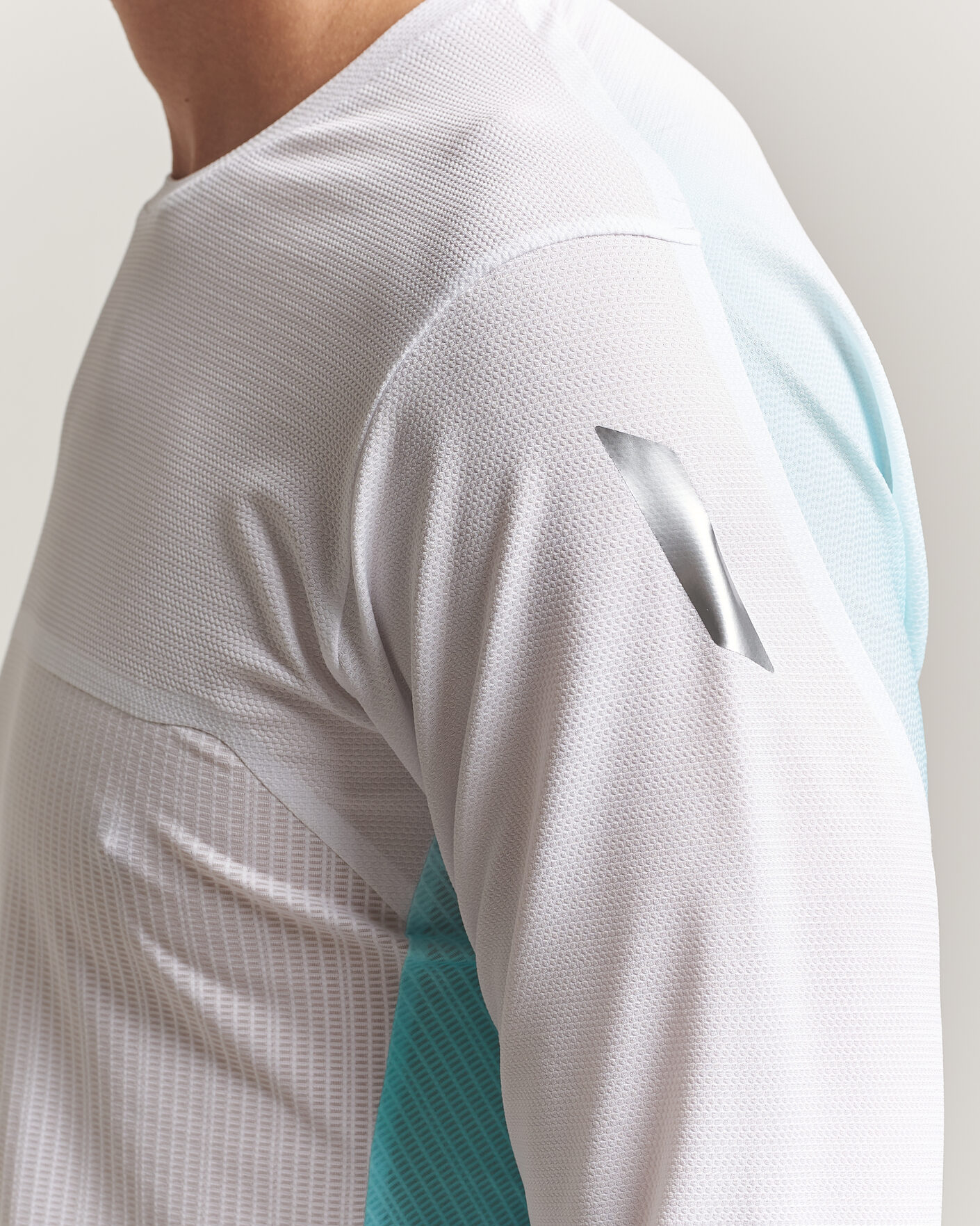 Men | T-Shirts | SOAR Running | Hot Weather Long Sleeve Tee White/Blue